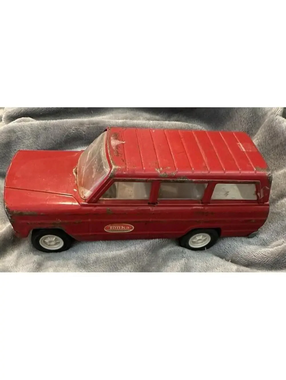 Vintage 1960's Tonka Red Jeep Wagoneer Pressed Steel Toy Truck 9